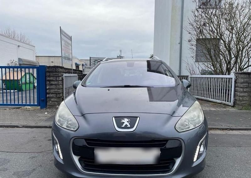 Gebraucht Peugeot 308 111 PS (81 kW) 2011 Silber Kombi