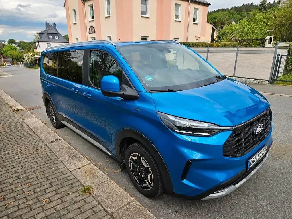 Gebraucht Ford Tourneo Active 150 PS (110 kW) 2025 Blau Van / Kleinbus