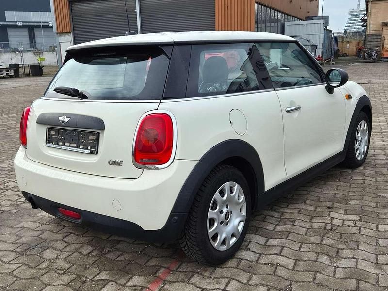 Gebraucht Mini ONE 75 PS (55 kW) 2016 Peper white Kleinwagen