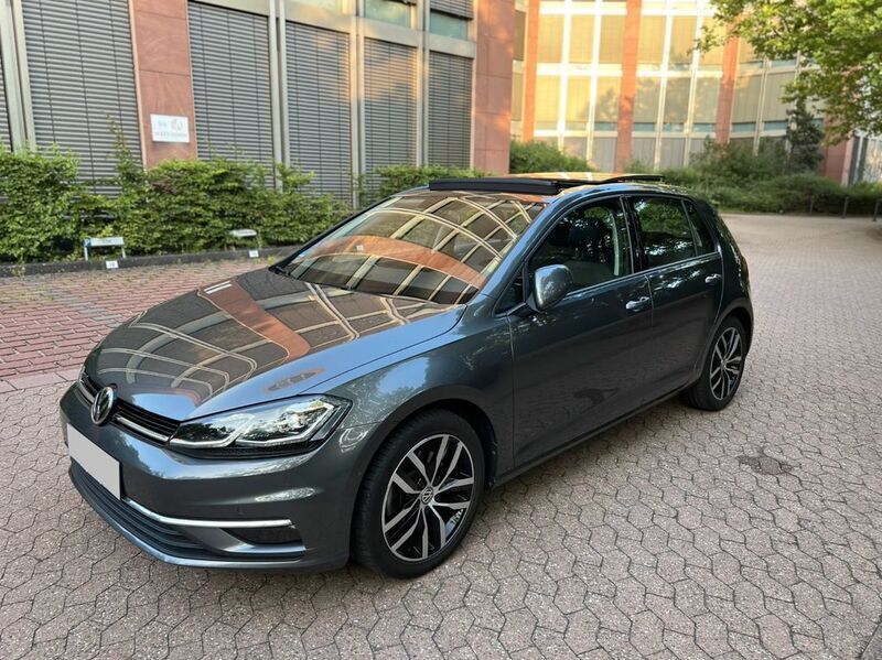 Grau Gebraucht 2019 VW Golf VII Highline Limousine | 19.800 € (Fairer Preis) - Bild 1/4