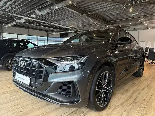 Gebraucht Audi Q8 S-Line 345 PS (253 kW) 2019 Grau SUV