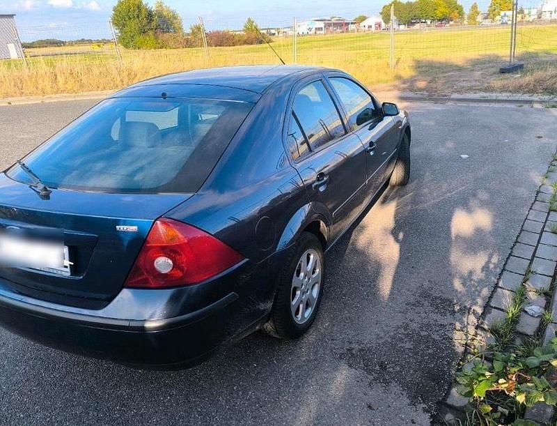 Blau Gebraucht 2003 Ford Mondeo Limousine | 850 € (Superpreis) - Bild 1/4