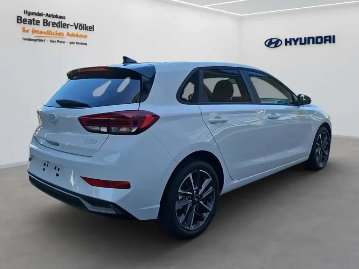 Neu Hyundai i30 Trend 150 PS (110 kW) 2026 Atlas white / sol Limousine
