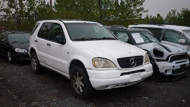 Gebraucht Mercedes ML430 272 PS (200 kW) 1999 Weiß SUV