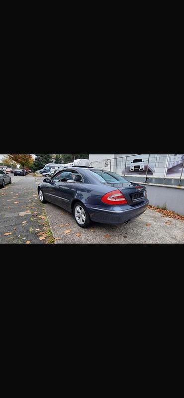 Grau Gebraucht 2004 Mercedes CLK200 Coupé | 2.400 € (Fairer Preis) - Bild 1/4