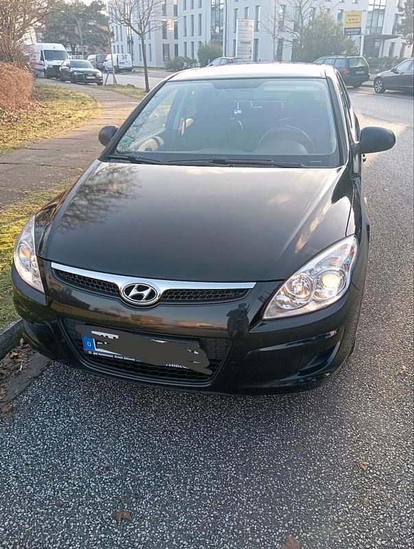 Schwarz Gebraucht 2007 Hyundai i30 Kleinwagen | 3.900 € (Fairer Preis) - Bild 1/4