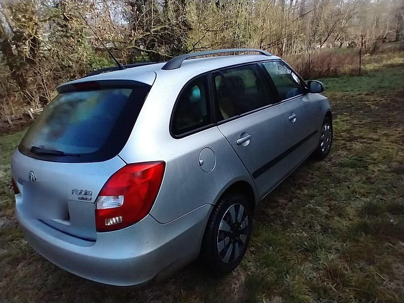 Gebraucht Skoda Fabia 63 PS (46 kW) 2008 Silber Kombi