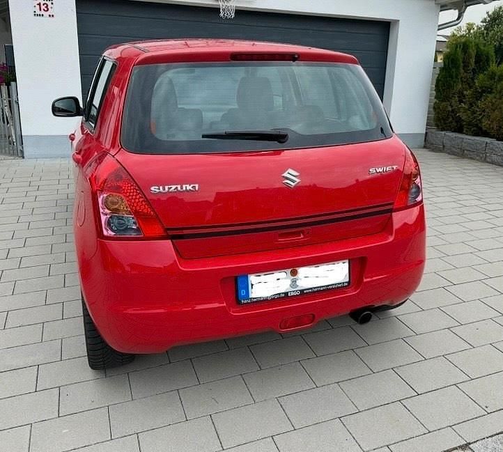 Gebraucht Suzuki Swift 92 PS (67 kW) 2008 Rot Kleinwagen