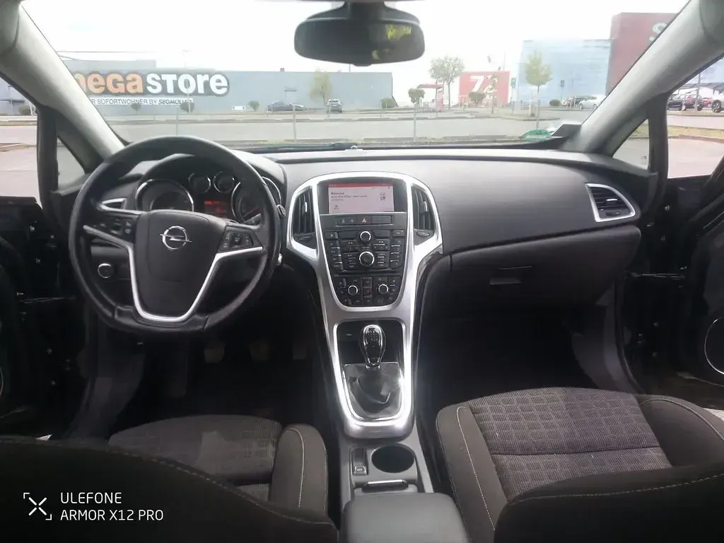 Gebraucht Opel Astra GTC 120 PS (88 kW) 2014 Schwarz Limousine