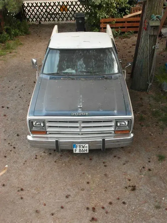 Gebraucht Dodge Ram SE 250 PS (183 kW) 1986 Grau Pickup