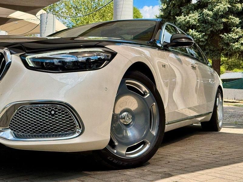 Weiß Gebraucht 2023 Mercedes S680 Maybach Limousine | 176.001 € (Superpreis) - Bild 1/4