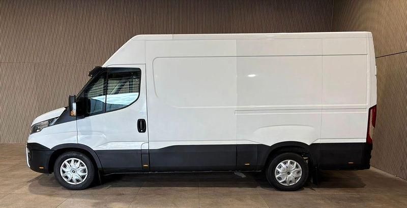 Gebraucht Iveco Daily 155 PS (114 kW) 2019 Weiß Van / Kleinbus
