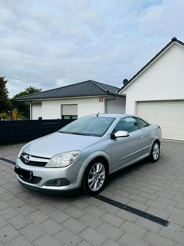 Silber Gebraucht 2007 Opel Astra Cabriolet Cabrio | 2.390 € (Guter Preis) - Bild 1/4