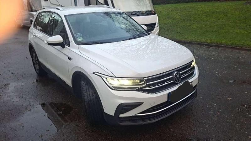 Używany VW Tiguan Active 150 KM (110 kW) 2021 Biały SUV
