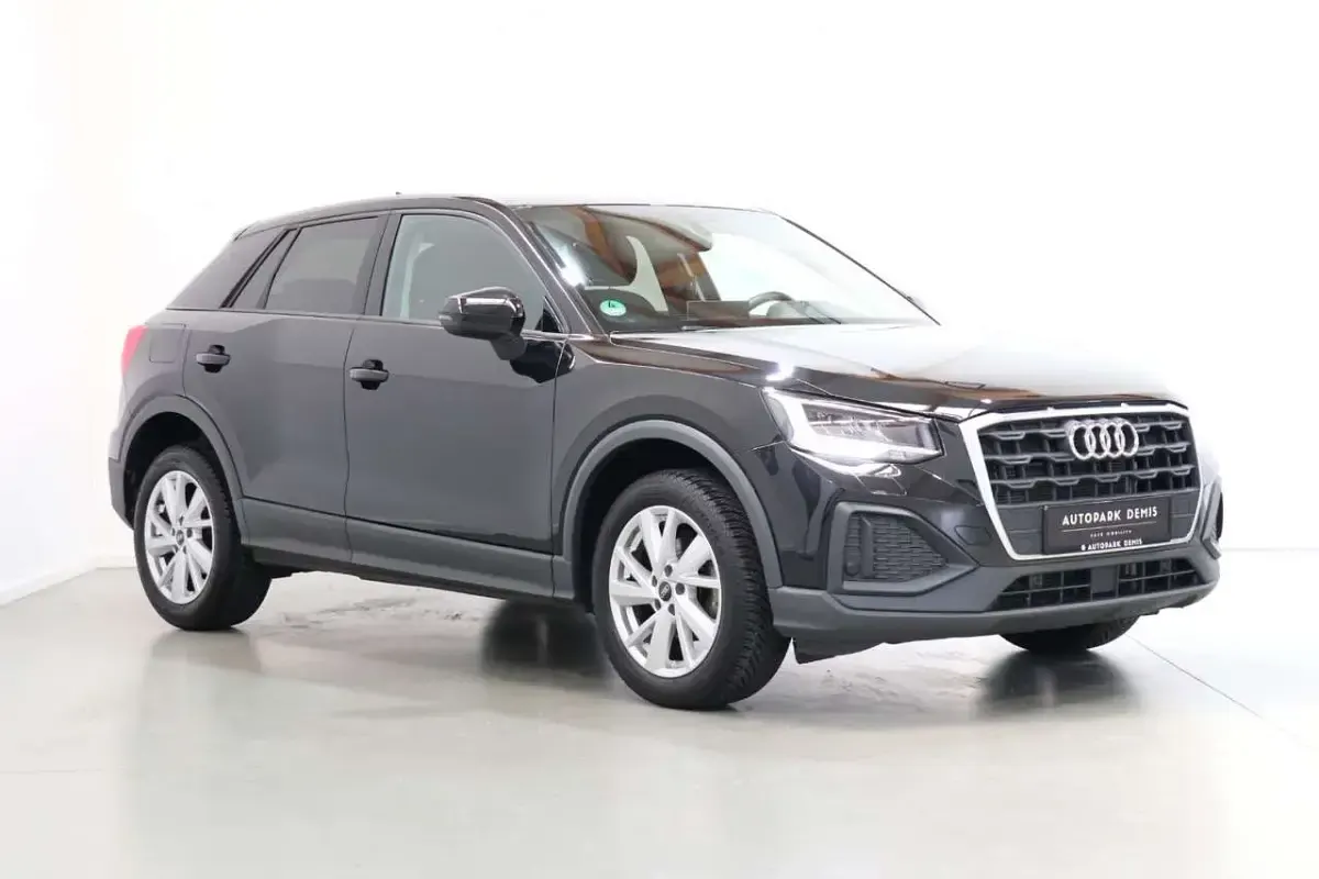 Gebraucht Audi Q2 Basis 150 PS (110 kW) 2022 Schwarz SUV