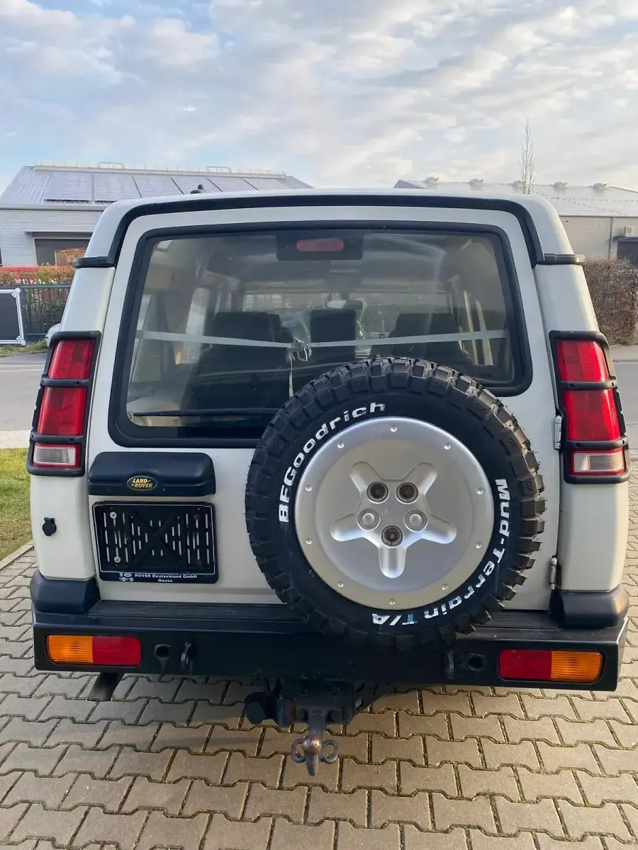 Gebraucht Land Rover Discovery 2 139 PS (102 kW) 2000 Weiß SUV