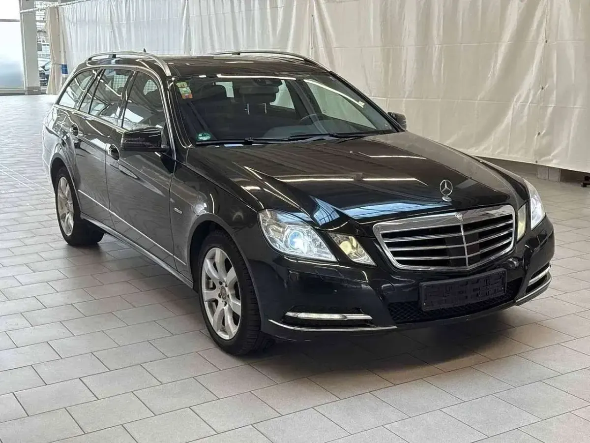 Gebraucht Mercedes E350 265 PS (194 kW) 2011 Schwarz Kombi