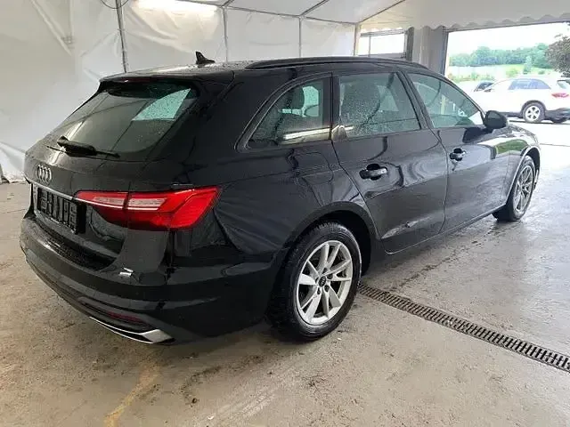 Gebraucht Audi A4 Sport 163 PS (119 kW) 2022 Schwarz Kombi