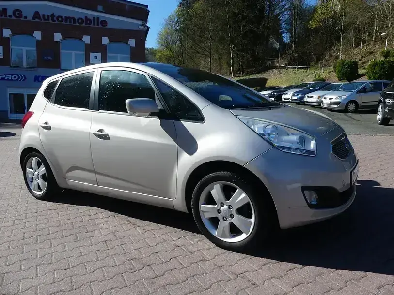 Gebraucht Kia Venga 125 PS (91 kW) 2011 Grau Kleinwagen