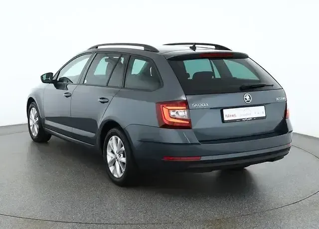Gebraucht Skoda Octavia Tour 116 PS (85 kW) 2020 Grau Kombi