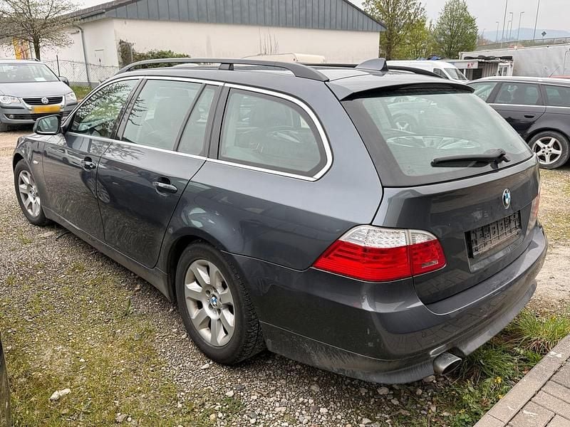 Gebraucht BMW 520 177 PS (130 kW) 2009 Grau Kombi