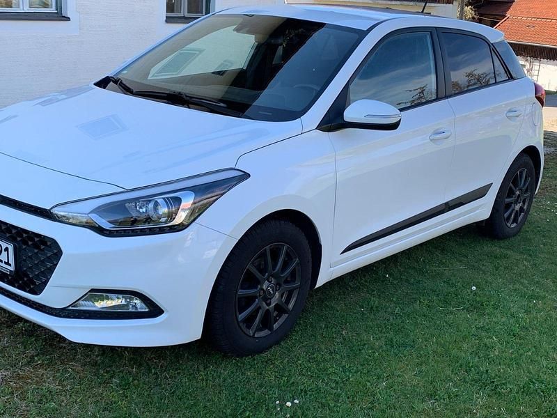 Gebraucht Hyundai i20 YES! 84 PS (61 kW) 2017 Weiß Kleinwagen