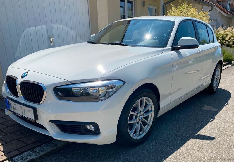 Weiß Gebraucht 2017 BMW 118 Kleinwagen | 11.690 € (Fairer Preis) - Bild 1/4