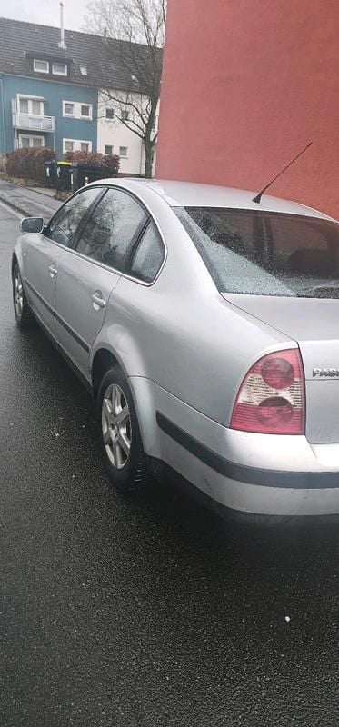 Gebraucht VW Passat 102 PS (75 kW) 2001 Silber Limousine