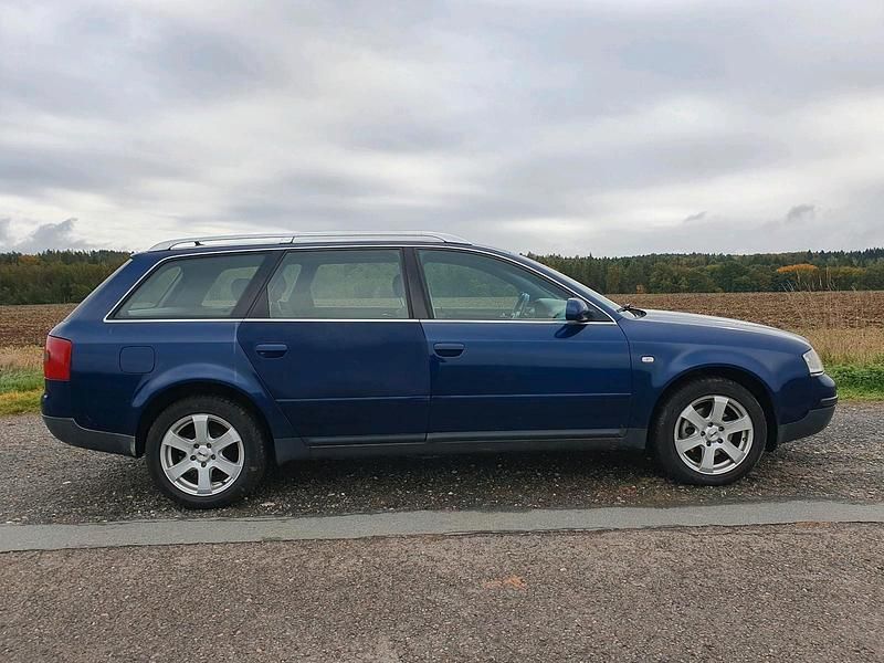 Gebraucht Audi A6 150 PS (110 kW) 2000 Blau Kombi