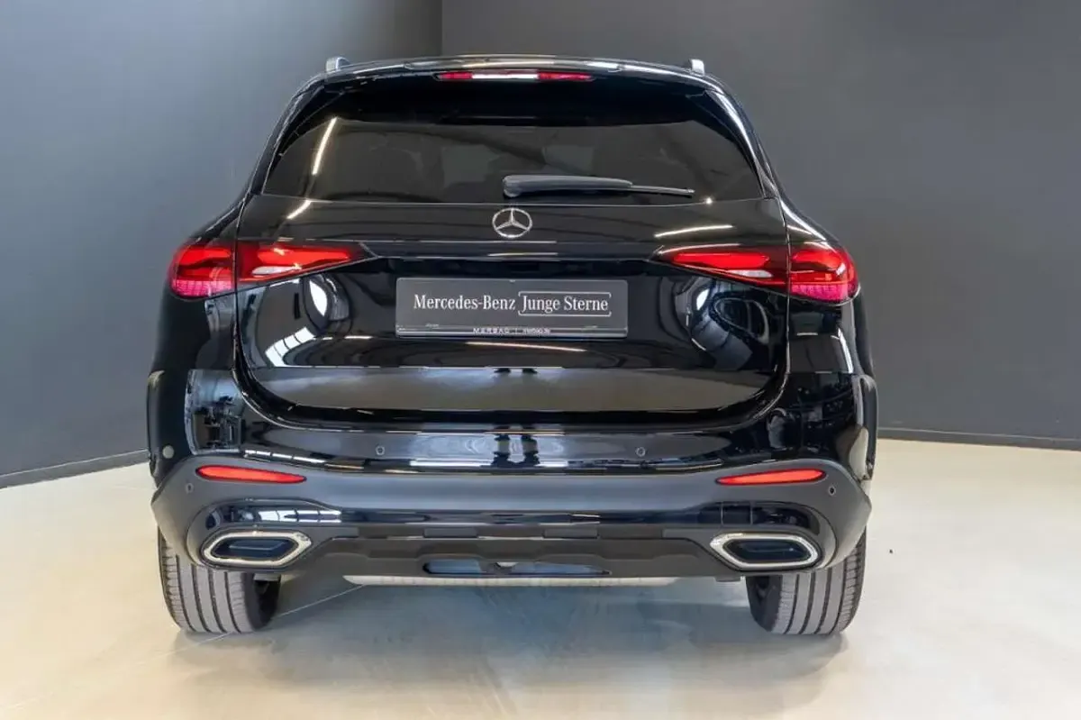 Gebraucht Mercedes GLC200 AMG 204 PS (150 kW) 2023 Schwarz SUV