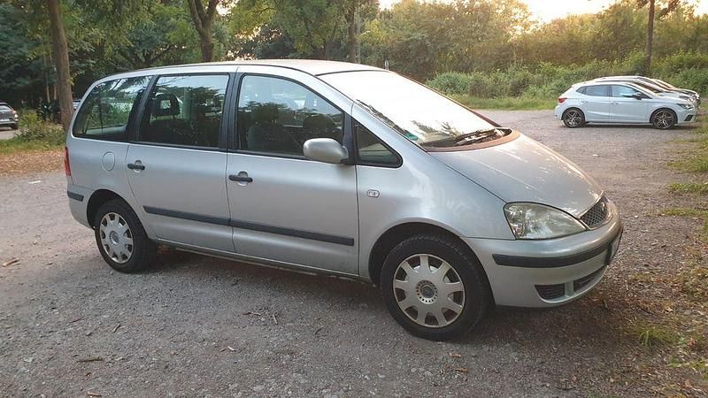 Silber Gebraucht 2005 Ford Galaxy Van / Kleinbus | 1.900 € (Fairer Preis) - Bild 1/4