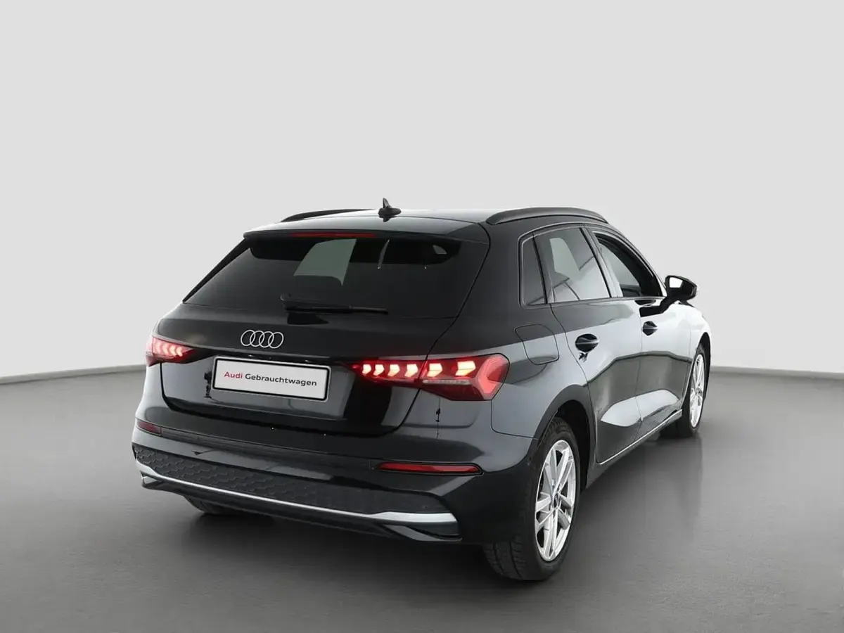 Gebraucht Audi A3 Business 116 PS (85 kW) 2025 Mythosschwarz metallic Limousine