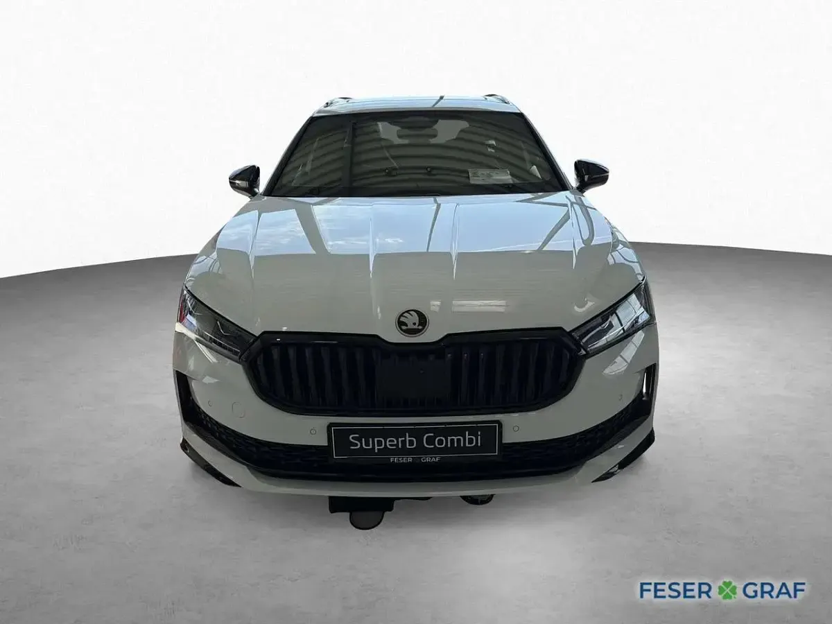 Neu Skoda Superb SportLine 265 PS (194 kW) 2026 Kristallweiß uni Kombi