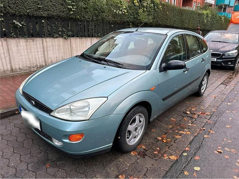 Blau Gebraucht 1999 Ford Focus Limousine | 999 € (Etwas zu teuer) - Bild 1/4