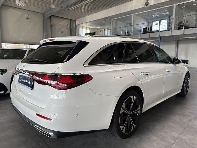 Gebraucht Mercedes E300 Avantgarde 197 PS (144 kW) 2024 Weiß Kombi