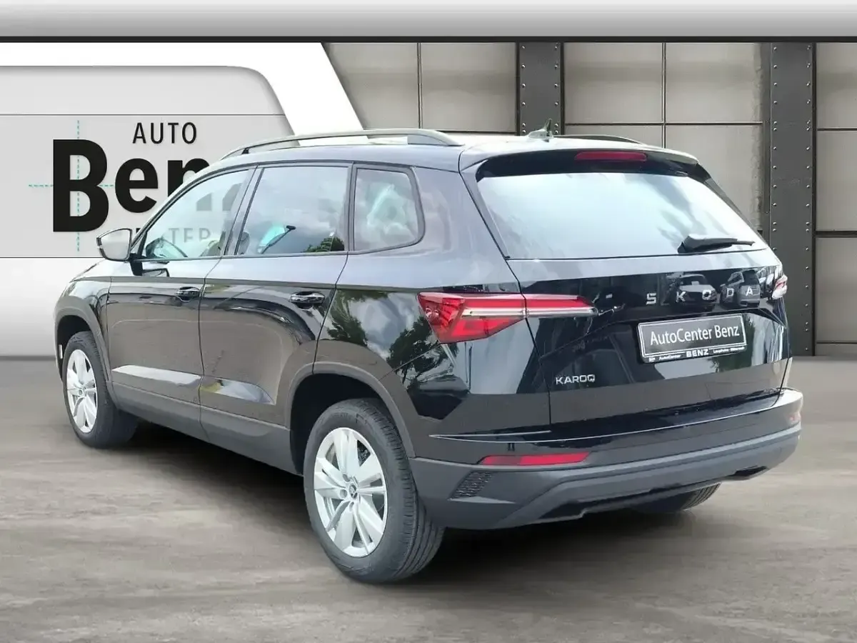 Neu Skoda Karoq Selection 150 PS (110 kW) 2026 Schwarz SUV