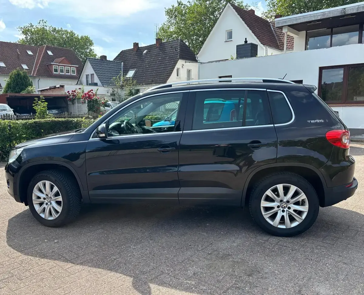 Gebraucht VW Tiguan 140 PS (102 kW) 2010 Schwarz SUV