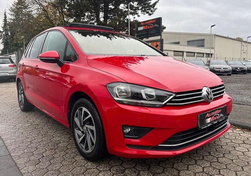 Gebraucht VW Golf Sportsvan Sound 110 PS (80 kW) 2017 Tornadorot Van / Kleinbus