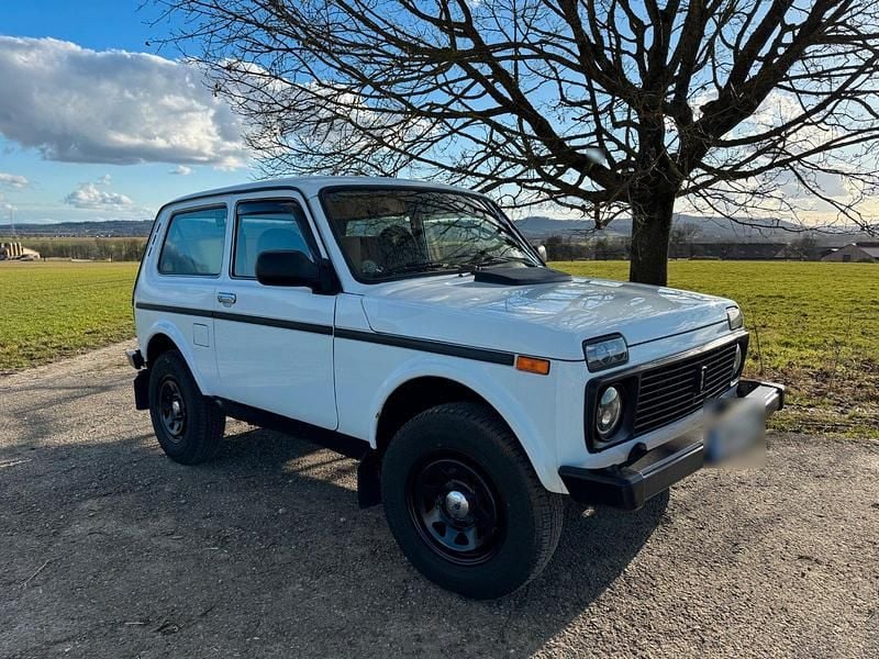 Gebraucht Lada niva 83 PS (61 kW) 2014 Weiß SUV