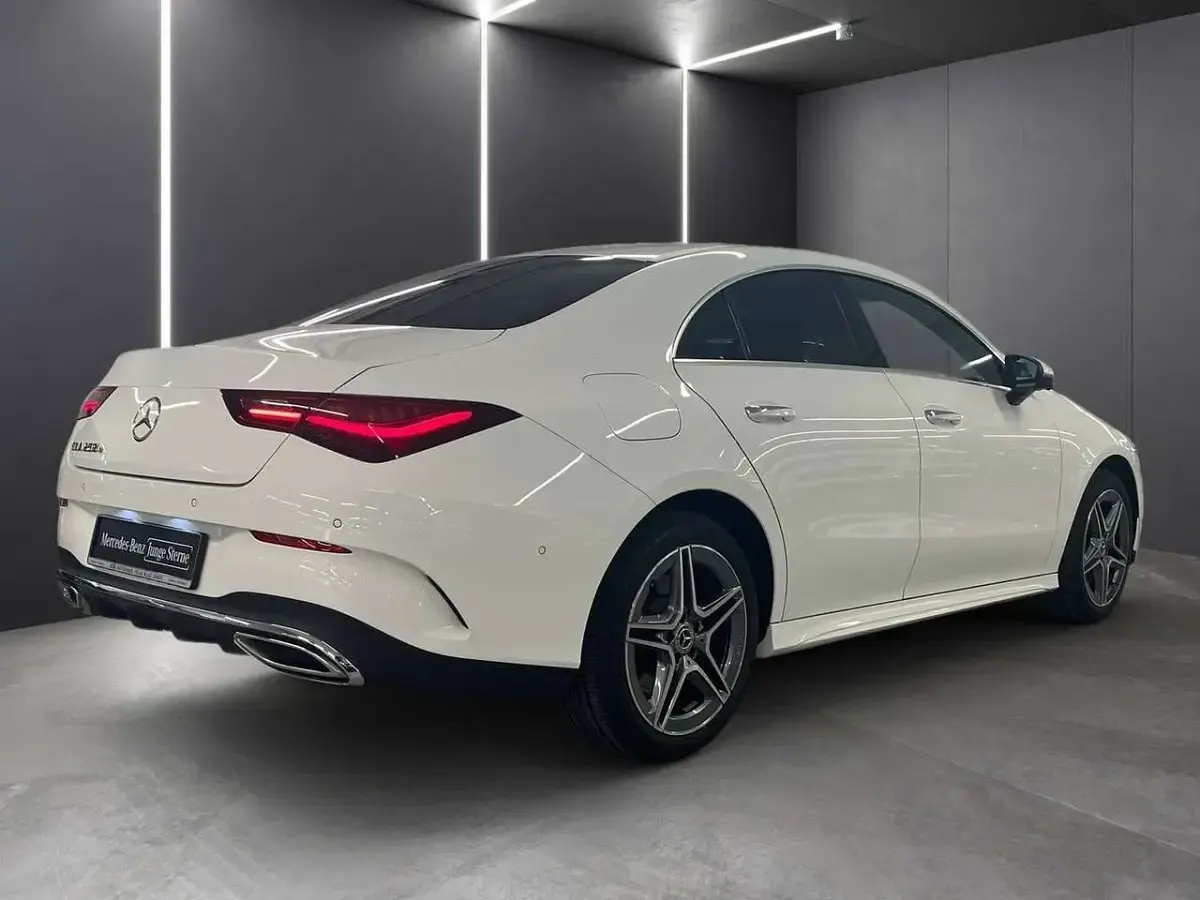 Gebraucht Mercedes CLA250e AMG 218 PS (160 kW) 2025 Weiß Coupé
