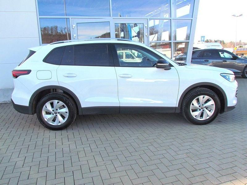 Neu VW Tiguan 150 PS (110 kW) 2026 Weiß SUV