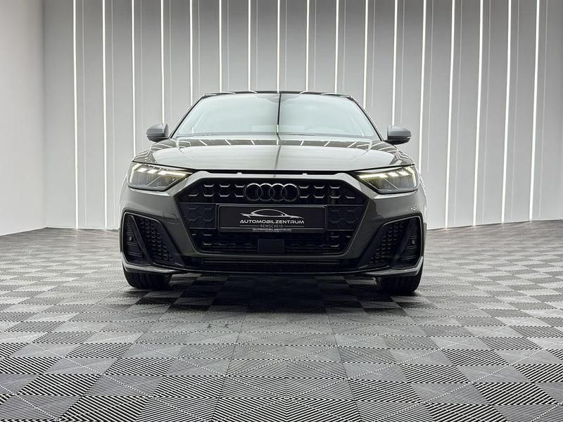 Gebraucht Audi A1 Sport 207 PS (152 kW) 2022 Chronosgrau metallic SUV