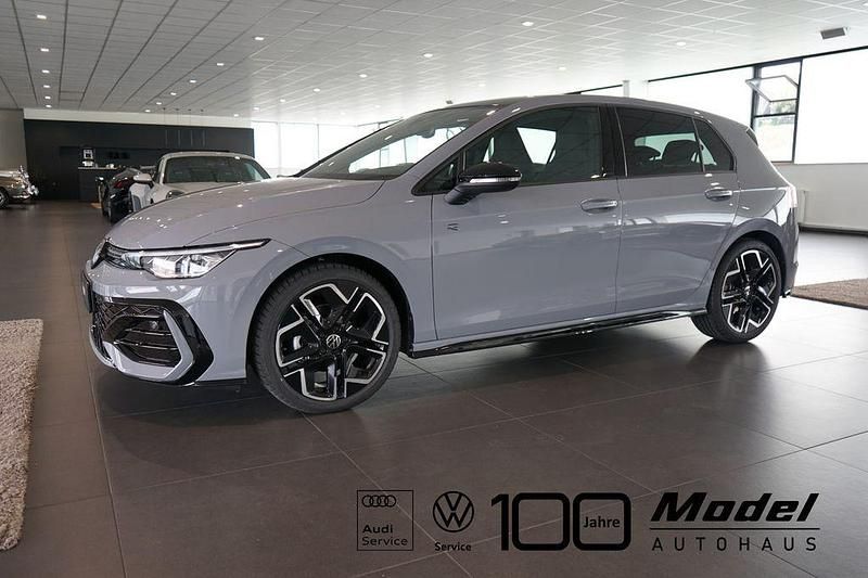 Mondsteingrau Gebraucht 2025 VW Golf VIII R-line Limousine | 37.900 € (Teuer) - Bild 1/4