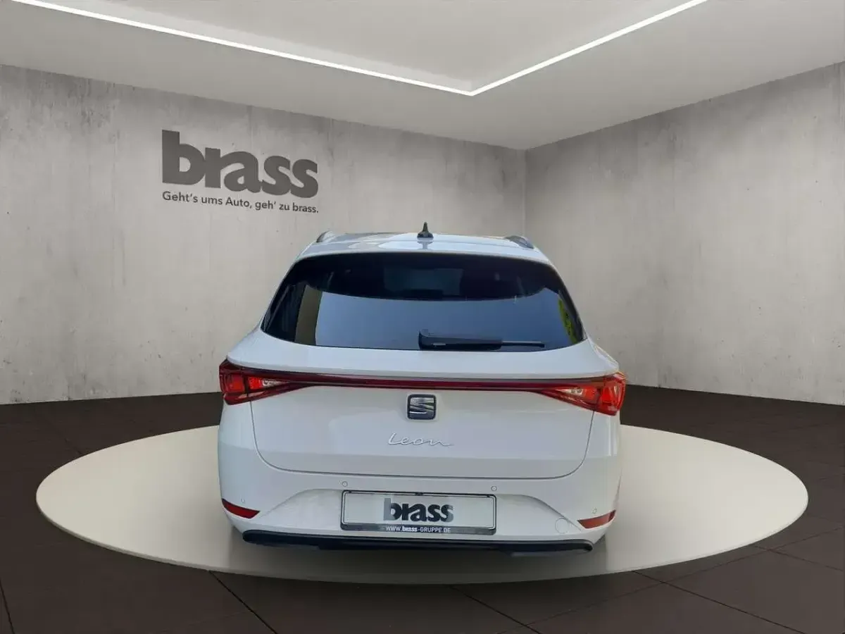 Gebraucht Seat Leon Style 150 PS (110 kW) 2024 Weiß SUV