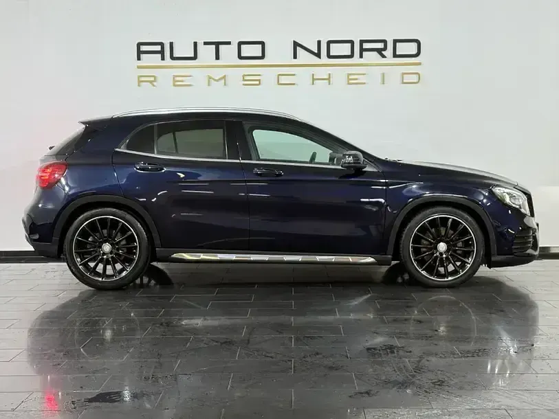 Gebraucht Mercedes GLA220 AMG line 177 PS (130 kW) 2017 Blau SUV