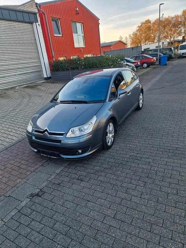 Grau Gebraucht 2005 Citroën C4 Limousine | 1.900 € (Fairer Preis) - Bild 1/4
