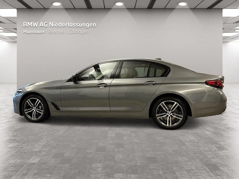 Gebraucht BMW 530 Sport Line 286 PS (210 kW) 2022 Grau Limousine