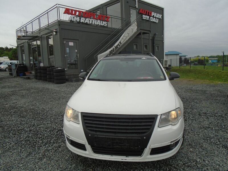 Weiß Gebraucht 2010 VW Passat Comfortline Kombi | 2.499 € (Superpreis) - Bild 1/4