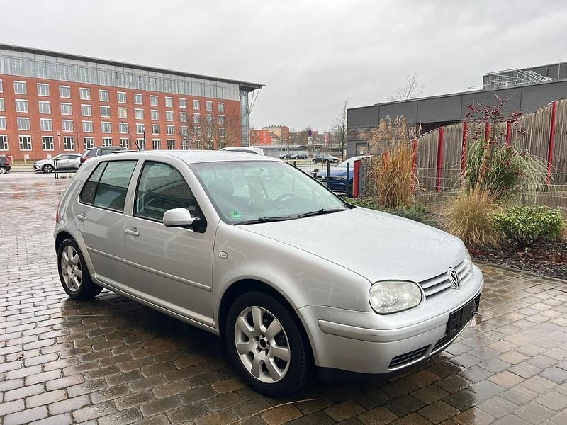 Silber Gebraucht 2003 VW Golf IV Pacific Limousine | 750 € (Superpreis) - Bild 1/4