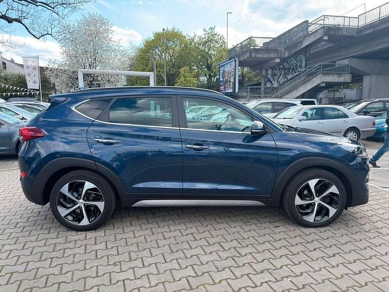 Second-hand Hyundai Tucson 177 CP (130 kW) 2017 Albastru SUV